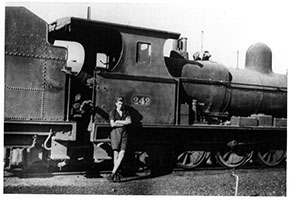 c.1940s, loco SAR T242 + crew - Peterborough